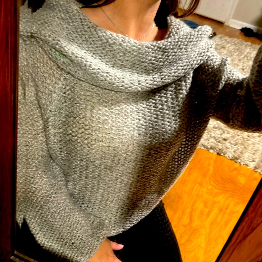 Debut M/L Grey Sweater with GORGEOUS Neckline!
